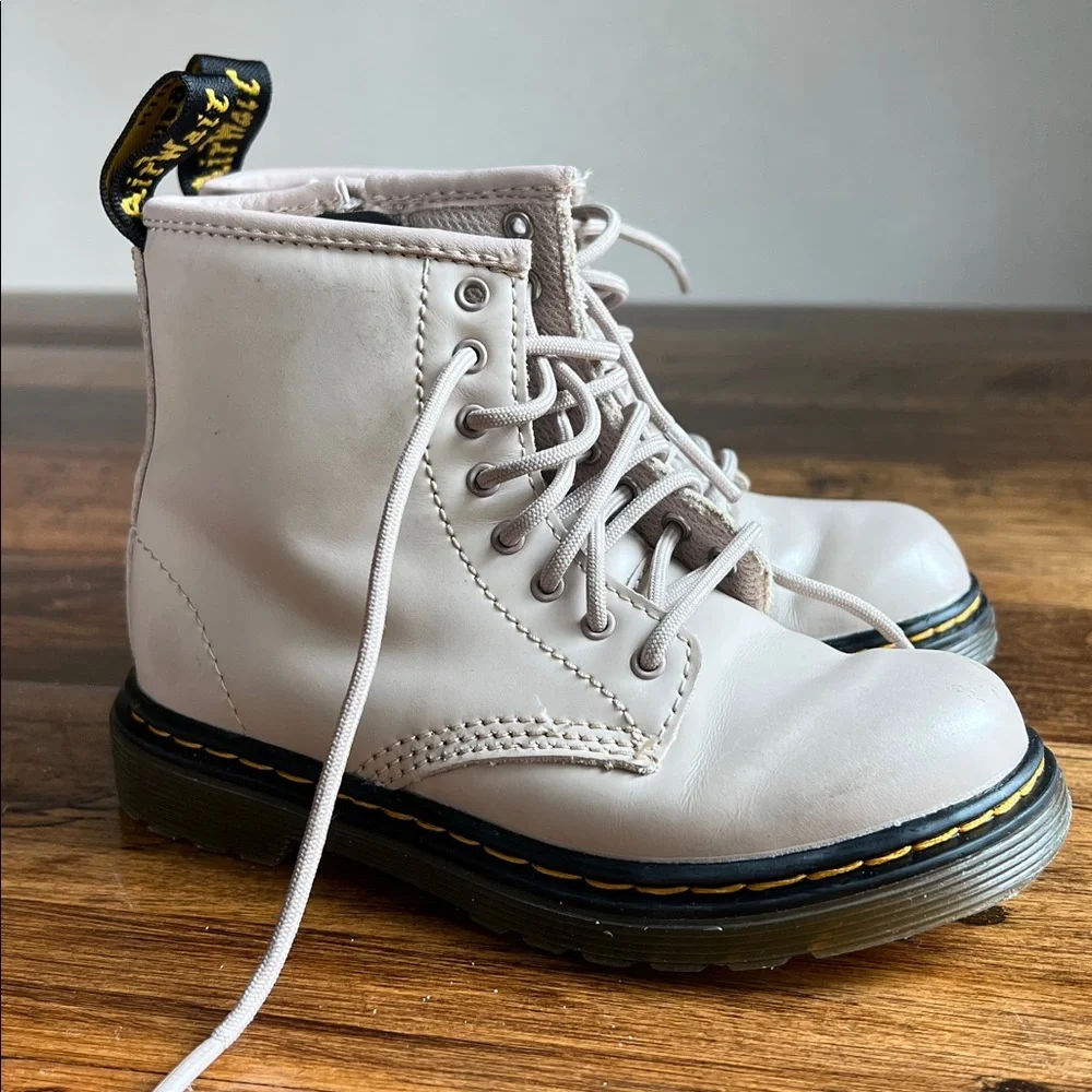 Dr. Martens Toddler 10 Beige Blush Zip Up Lace Up Boots Excellent Condition